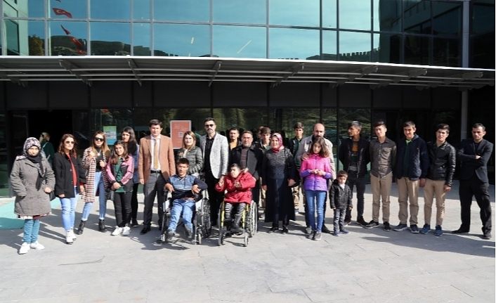 Engelli çocuklar Urartu Müzesi’ni gezdi