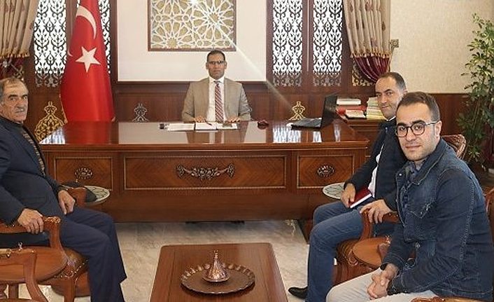 İş İnsanı Çalı Van Gürpınar Kaymakamı Sayar’ı makamında ziyaret etti