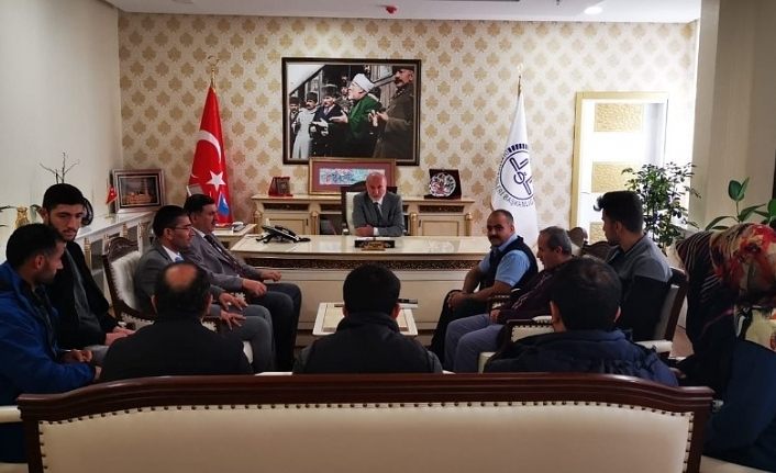 Kur’an ve dini bilgiler yarışmasını kazanan 1 işitme ve 1 görme engelli vatandaş ücretsiz umreye gidecek