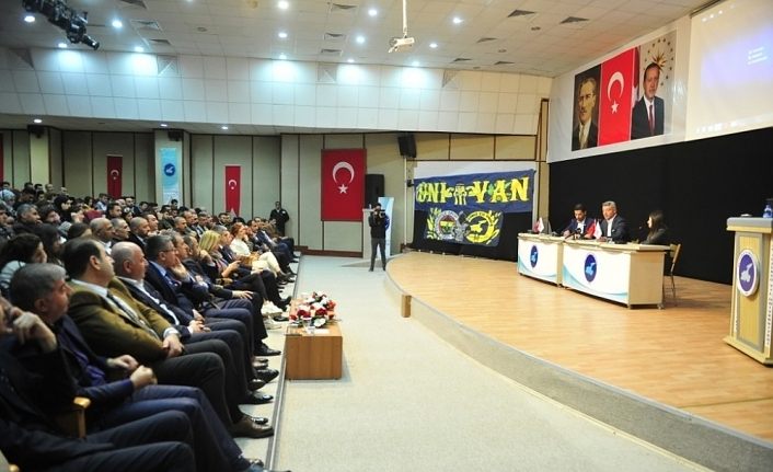 Sadettin Saran, Van YYÜ’de öğrencilerle buluştu