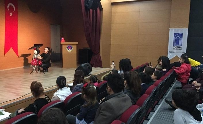 Tuşba Belediyesinden lösemili çocuklar yararına tiyatro gösterisi