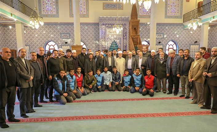Vali Bilmez, Sabah Namazında gençlerle buluştu