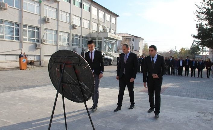 Van'da 24 Kasım Öğretmenler Günü kutlandı