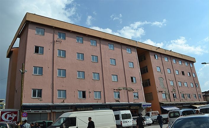 Van Depreminde hasar gören Eski VASKİ binası ne olacak?
