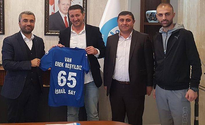 Van Erek Beşyıldız Hentbol Takımı'ndan İsmail Say’a ziyaret