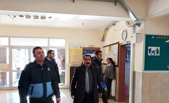 Başkale’de ‘şırınga çikolata’ denetimi