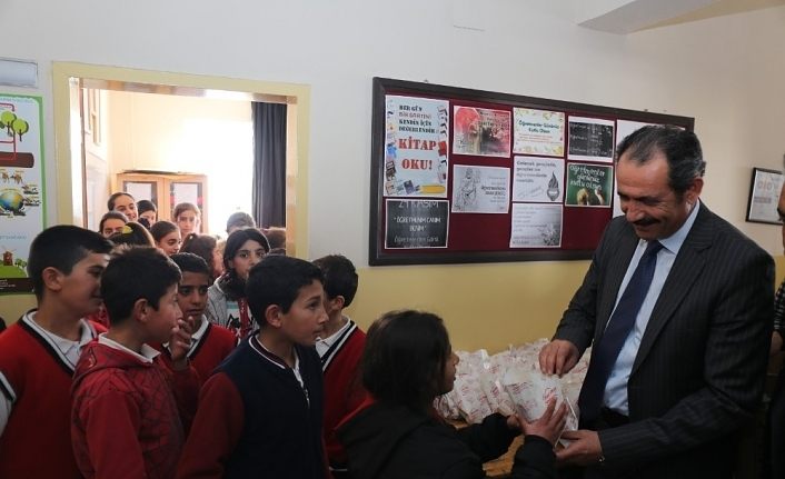 Gürpınar Belediyesi öğrencileri 3D sinemayla buluşturdu