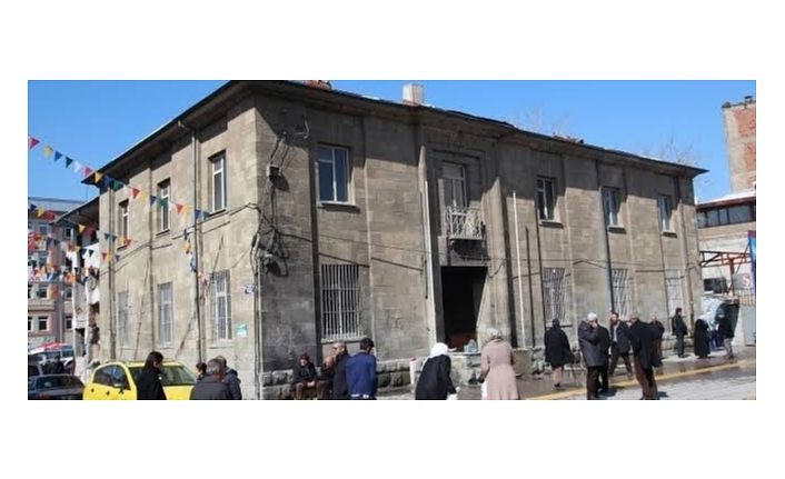 Van Valisi Mehmet Emin Bilmez, Eski Tekel binası ‘Kültür Evi’ oluyor