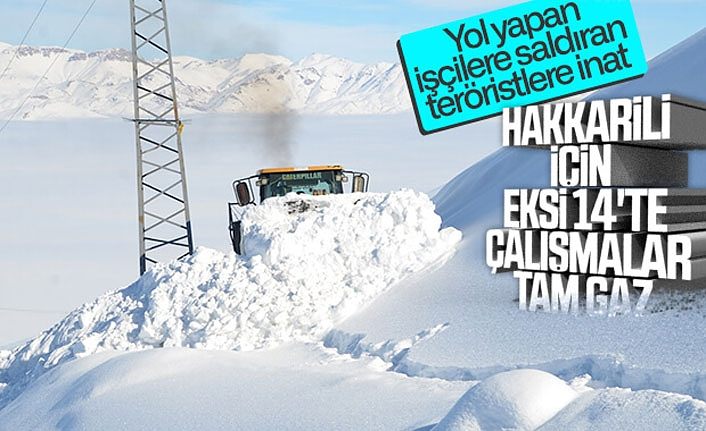 Hakkari'de zorlu şartlarda yol çalışması