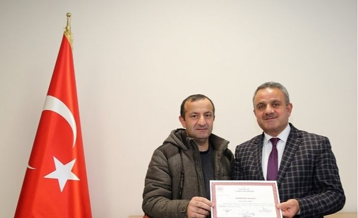 Van Büyükşehir Belediyesi personelleri ilk yardım belgesi aldı