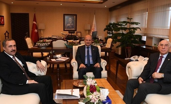 Van milletvekilleri Bakan Turhan’la görüştü