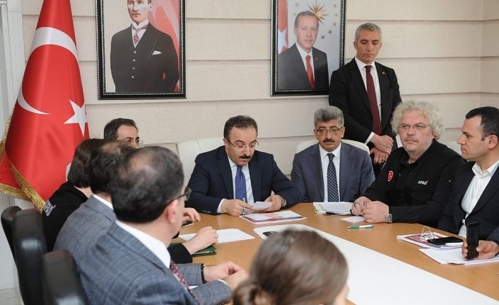 Bakan yardımcılarından Başkale'deki deprem bölgesi için son durum açıklaması