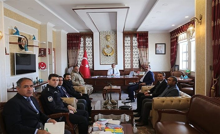 Gürpınar İlçe Kaymakamlığında Deprem Koordinasyon Toplantısı yapıldı