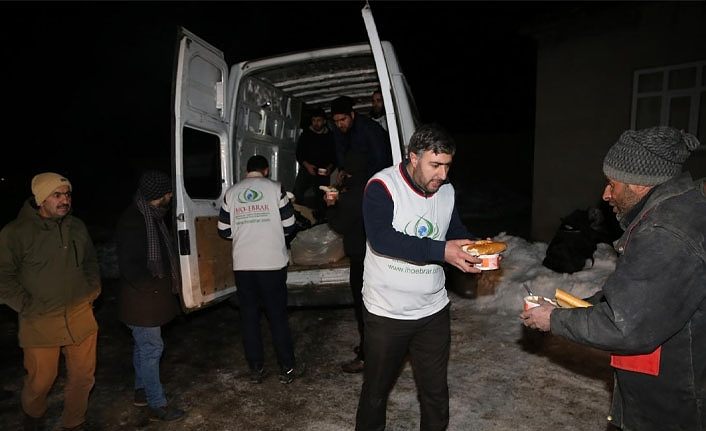 İHO-EBRAR’dan Van depremzedelerine yardım eli