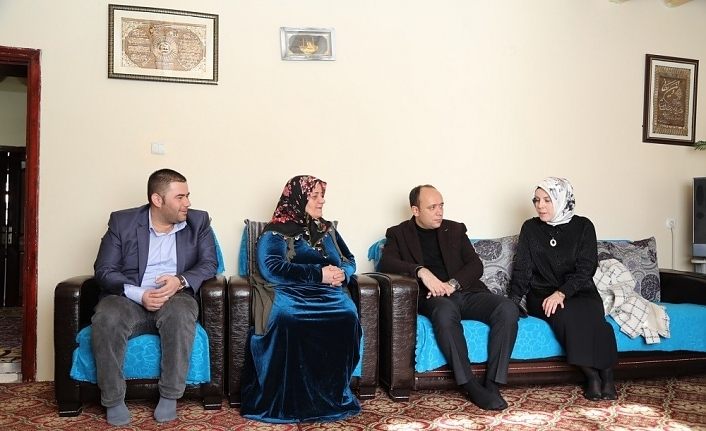Van Başkale Kaymakamı Solak’tan şehit ailelerine ziyaret