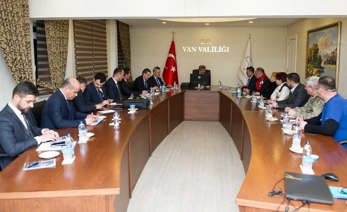 Van valisi  Bilmez: Vatandaşlarımızın panik yapacağı, tedirgin olacağı bir husus yok