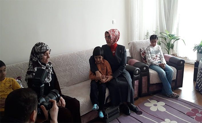 Van Valisi Bilmez’in eşi Meral Bilmez ’den Çaldıran’da anlamlı ziyaret 