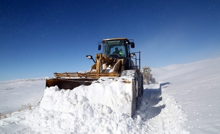 Van’da 155 yerleşim yeri ulaşıma kapandı