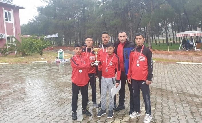 Vanlı atletler Osmaniye’den Türkiye ikinciliği ile döndüler