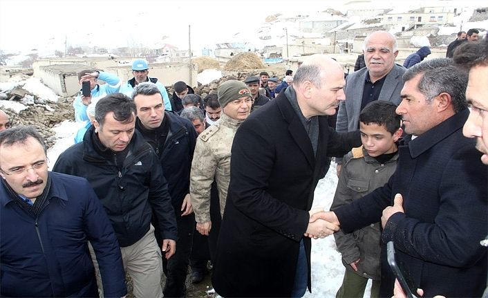 İçişleri Bakanı Soylu'dan Başkale’deki depremzedelere çelik konstrüksiyon müjdesi