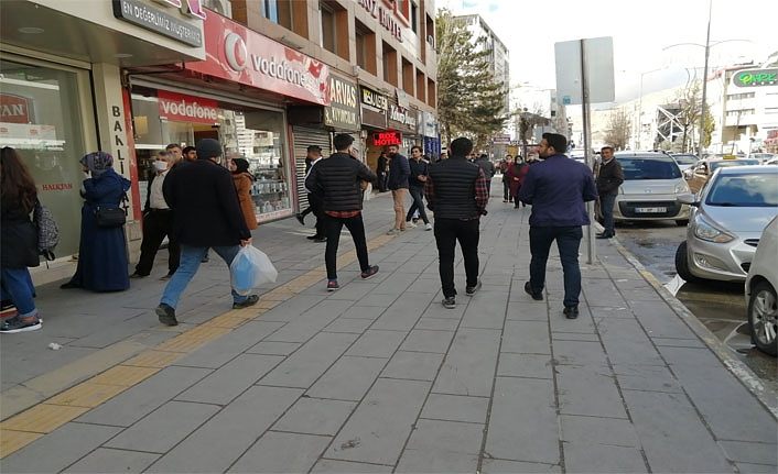 Koronavirüste 10 bin vakaya en hızlı ulaşan ülke Türkiye oldu