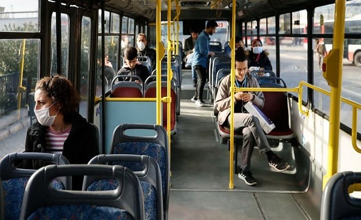 Toplu ulaşımda ’güvenli mesafe’ düzenine uymayan yandı