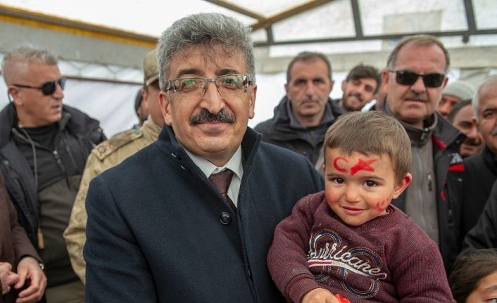 Vali Bilmez, deprem bölgesine yapılacak konutlarla ilgili bilgi verdi