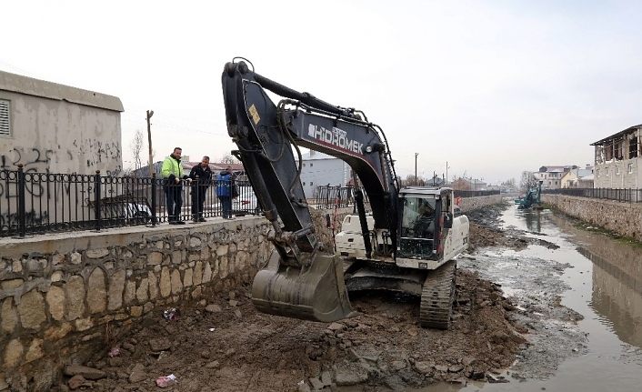 Van Büyükşehir Belediyesi balık göçü için harekete geçti