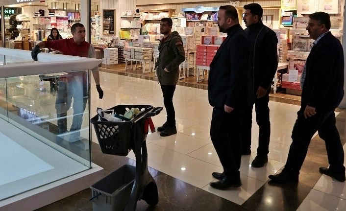 Van Büyükşehir zabıtası korona virüs önlemlerini denetledi