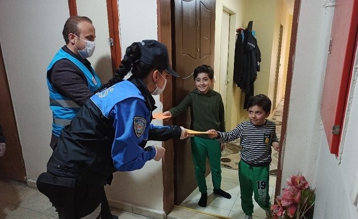 Miniklerden ‘Biz Bize Yeteriz Türkiyem’ kampanyasına destek