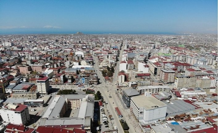 Sessizliğe bürünen Van, havadan görüntülendi