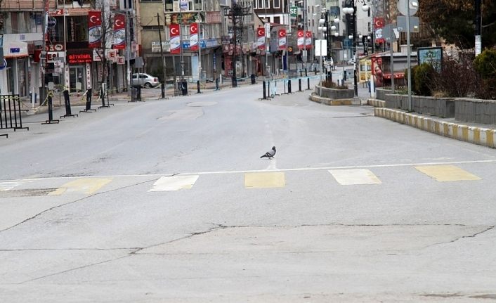 Van, hayalet şehre döndü