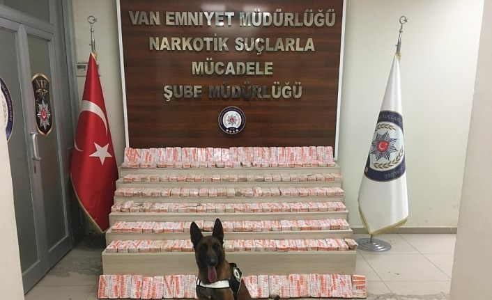 Yatak odasına gizlenen 102 kilo eroin, Zeyna’ya takıldı