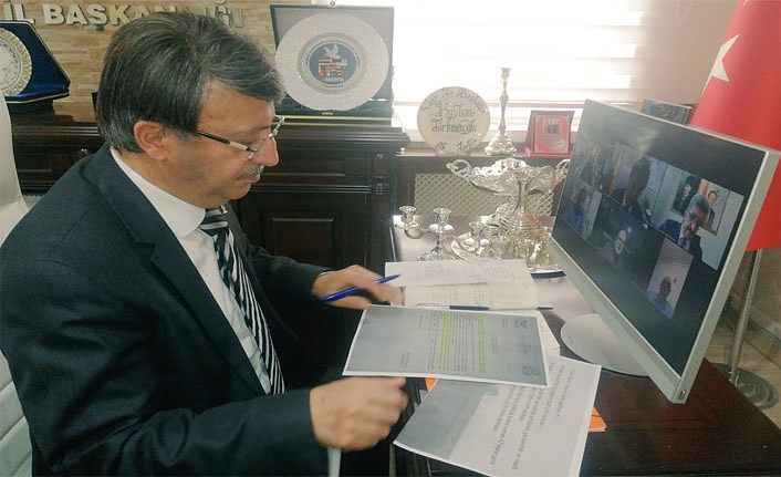 AK Parti Van İl Başkanı Türkmenoğlu, Ulaşım sorunlarını Ulaştırma ve Altyapı Bakanı Karaismailoğlu’na anlattı