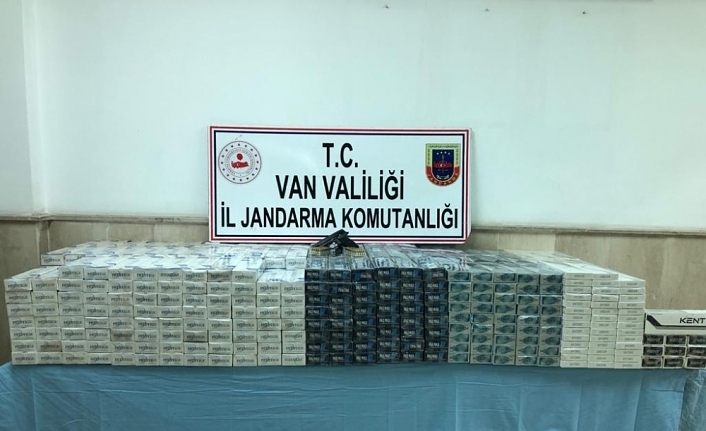 Çaldıran’da 8 bin paket kaçak sigara ve ruhsatsız tabanca ele geçirildi
