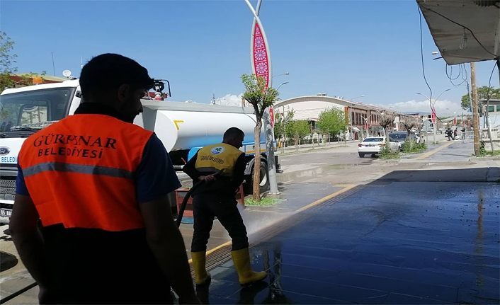 Gürpınar Belediyesi’nden bayram öncesi dezenfekte işlemi 