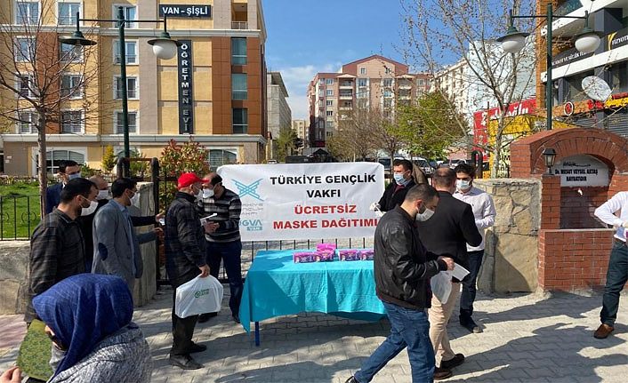 TÜGVA Van İl Başkanlığından ücretsiz maske dağıtımı 