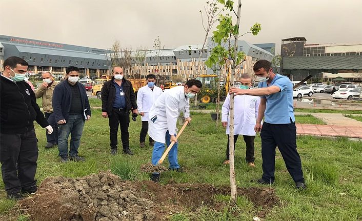 Van Bölge Hastanesi Başhekimi Doç. Dr. Sebahattin Çelik’ten Van Büyükşehir Belediyesine teşekkür 
