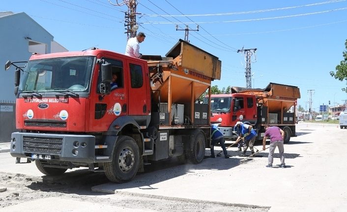 Van'da Doğu Caddesi'nde onarım çalışmaları başladı