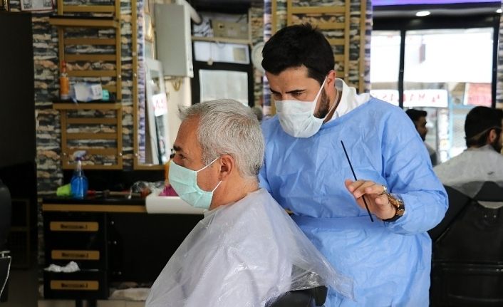 Van’da 50 günün ardından berberlerde ilk tıraş