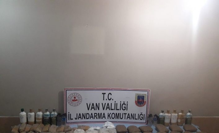Başkale’de 54 kilo uyuşturucu ele geçirildi