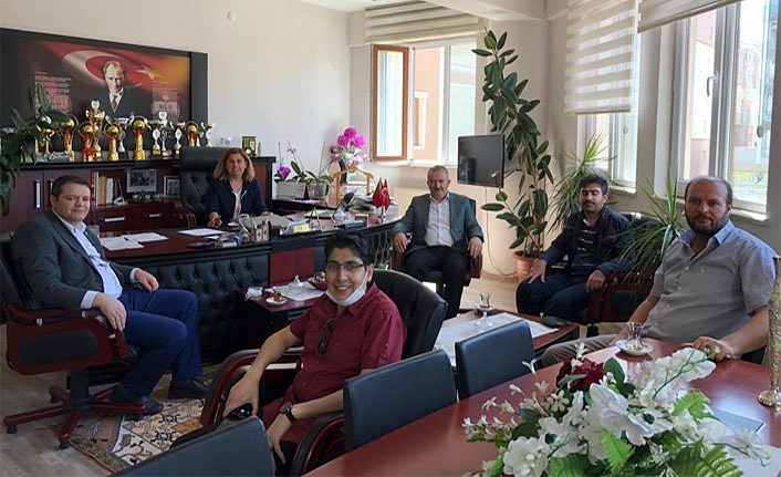 Van'daki 4 meslek lisesinde maske üretimi devam ediyor