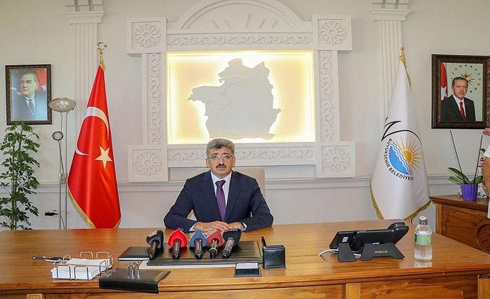 Van Valisi Bilmez: Her zaman olduğu gibi yeni süreçte de esnafımızın yanındayız