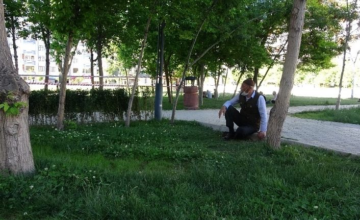 Yaşlılar yine park alanlarını tercih etti