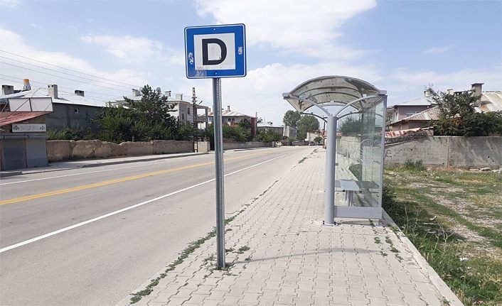 Van Büyükşehir Belediyesi’nden yeni durak kabinleri