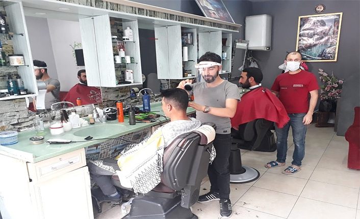 Van'daki berber ve kuaförlerde Kurban Bayramı yoğunluğu 