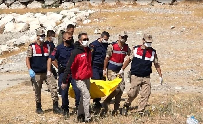 Van Gölü’nden bir ceset daha çıkarıldı