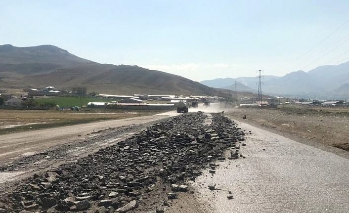 Van’da hayvan pazarının yolu yenileniyor