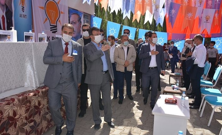 Ak Parti Bahçesaray İlçe yönetiminde kimler yer aldı?