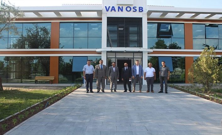 Milli Eğitim Müdürlüğü yetkililerinden Van OSB Başkanı Aslan’a ziyaret 